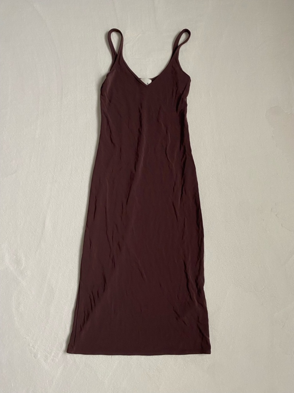 Wilfred Women's Maroon Slip Dress - Classic V-Neck Spaghetti Strap